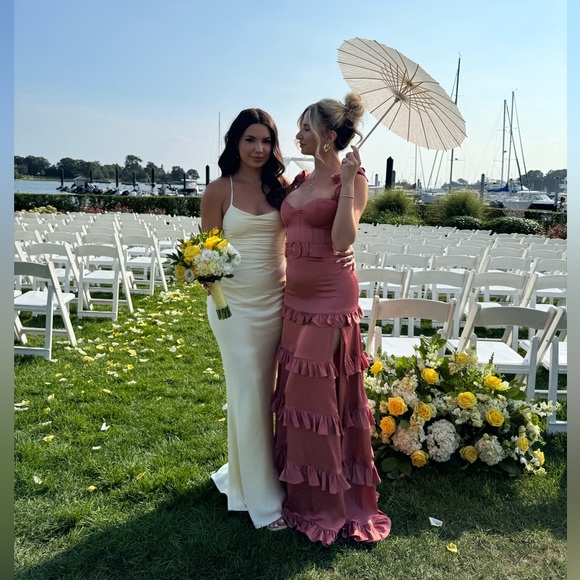 Elegant Brown Ruffled Dress - Picture 5 of 6